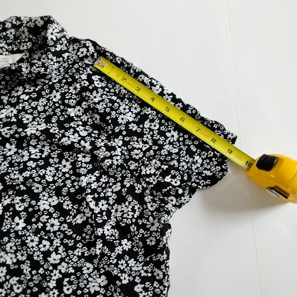 Croft & Barrow Womens Black White Floral Button Down Short Sleeve Shirt Top - Picture 6 of 6